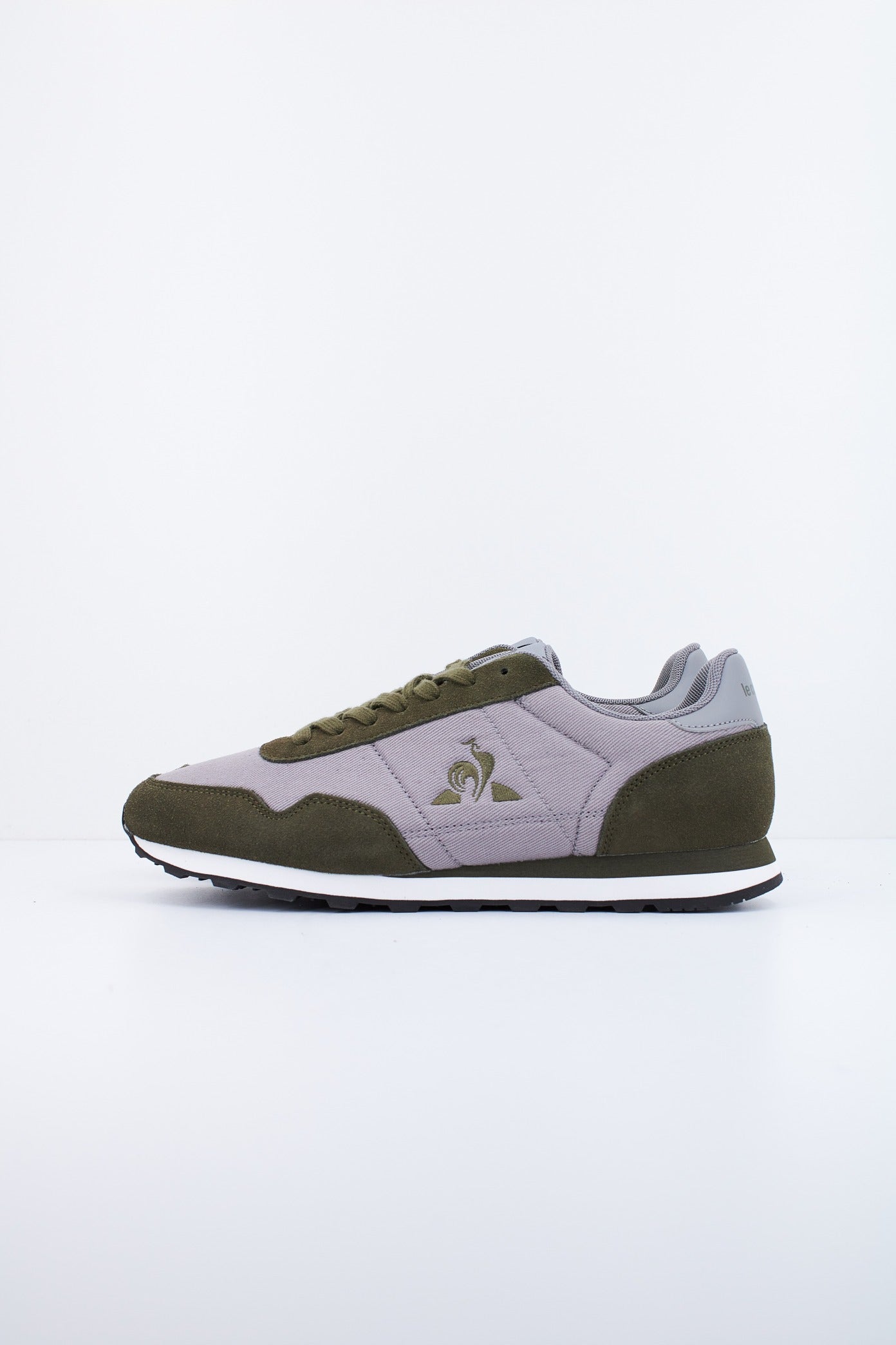 LE COQ SPORTIF ASTRA TWILL en color TNMOLV  (1)
