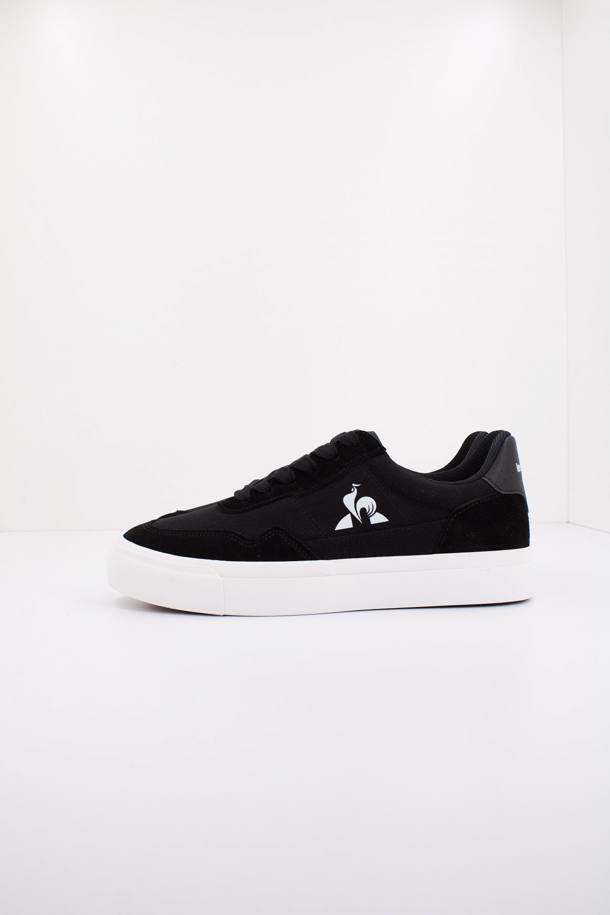 LE COQ SPORTIF LCS OLLIE en color BLCKWHT  (1)