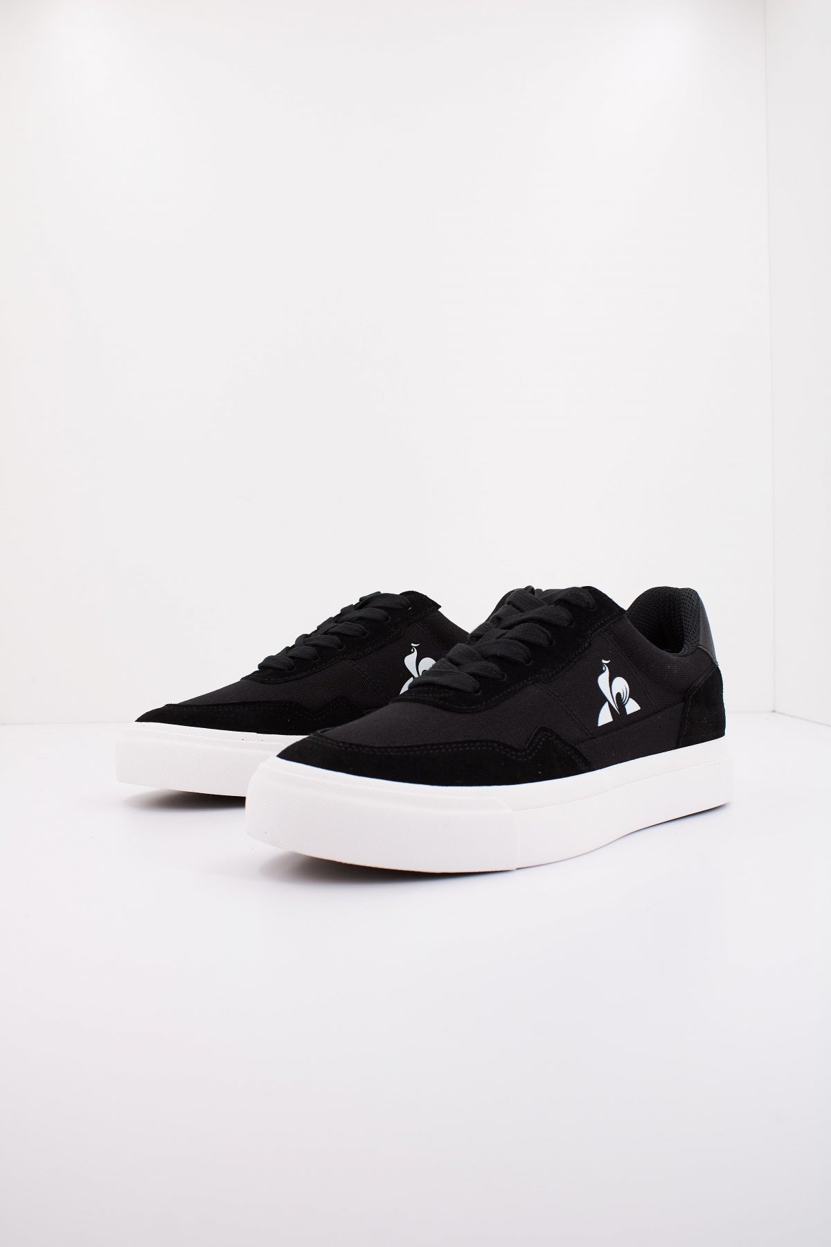 LE COQ SPORTIF LCS OLLIE en color BLCKWHT  (2)