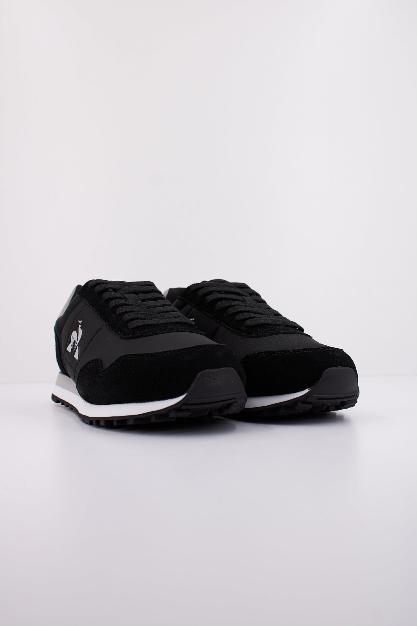 LE COQ SPORTIF ASTRA  en color BLKSLV  (2)