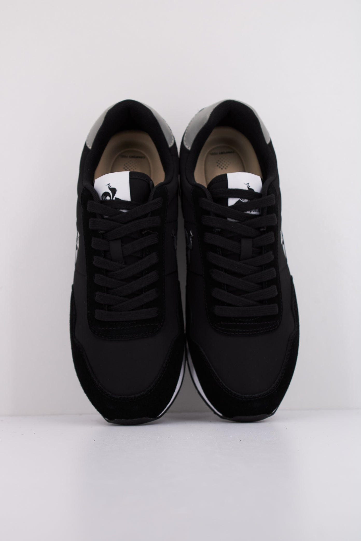 LE COQ SPORTIF ASTRA  en color BLKSLV  (3)