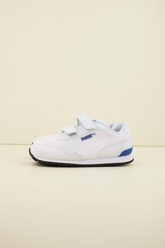 PUMA RUNNER V MESH en color WHITE  (1)