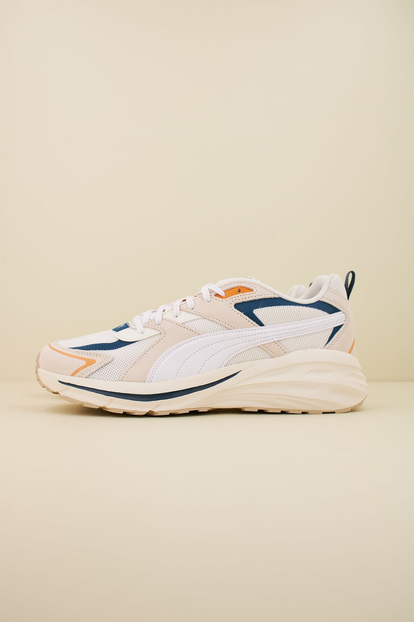 PUMA HYPNOTIC en color WHITE  (1)