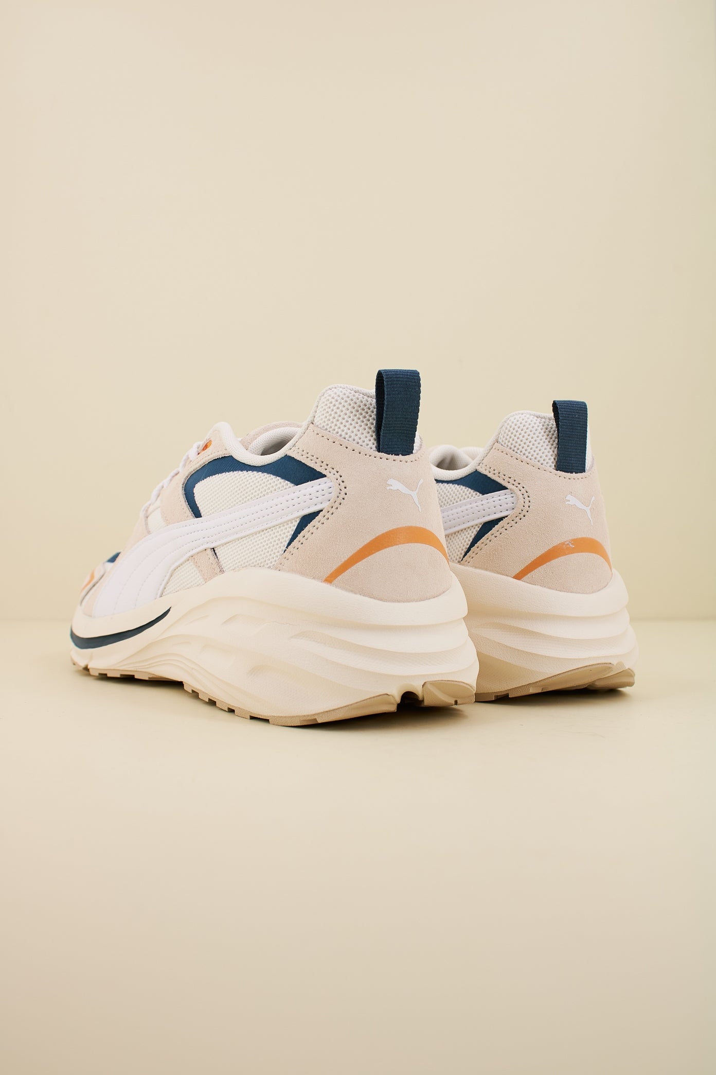 PUMA HYPNOTIC en color WHITE  (3)