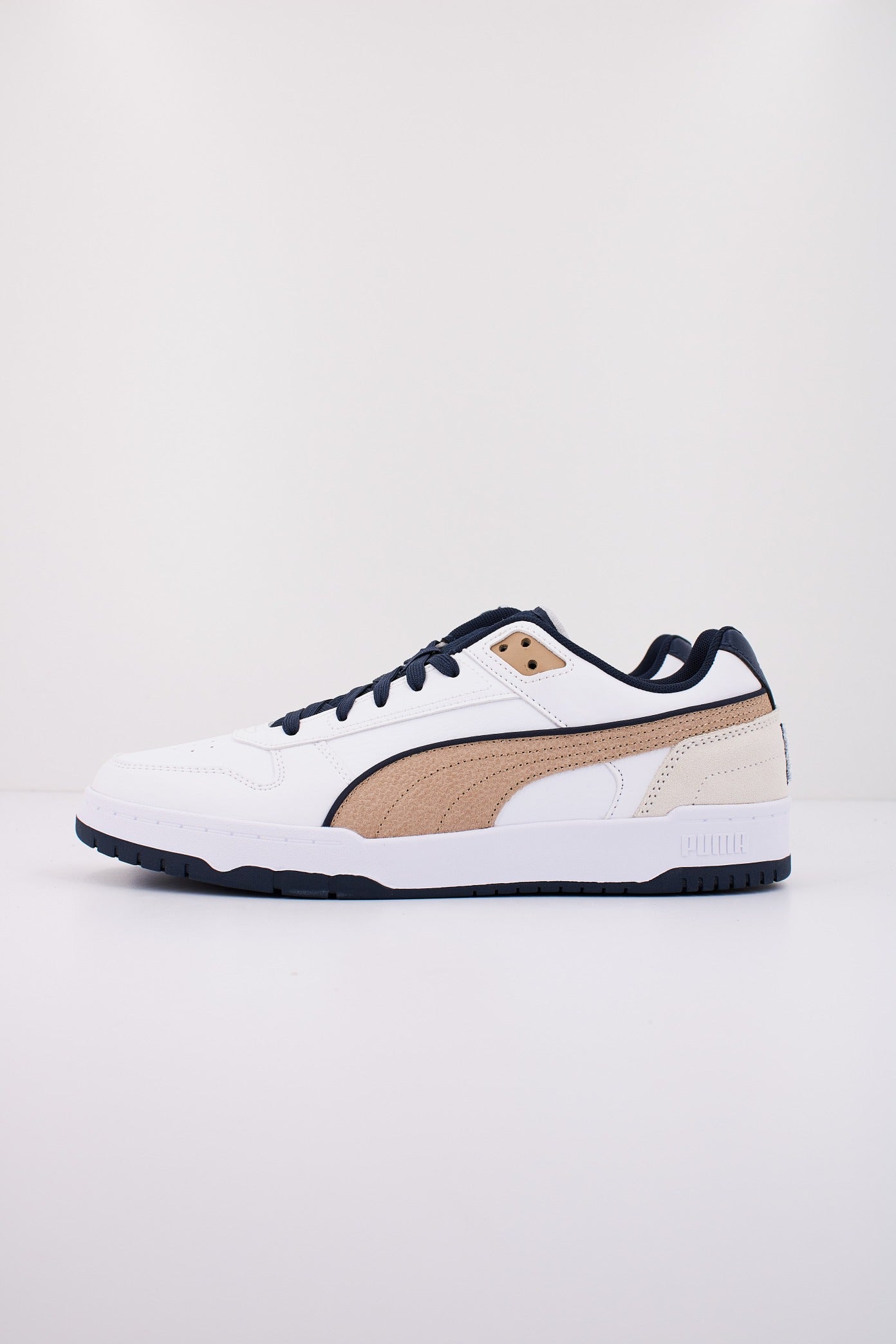 PUMA CAVEN . LUX en color WHITE  (1)