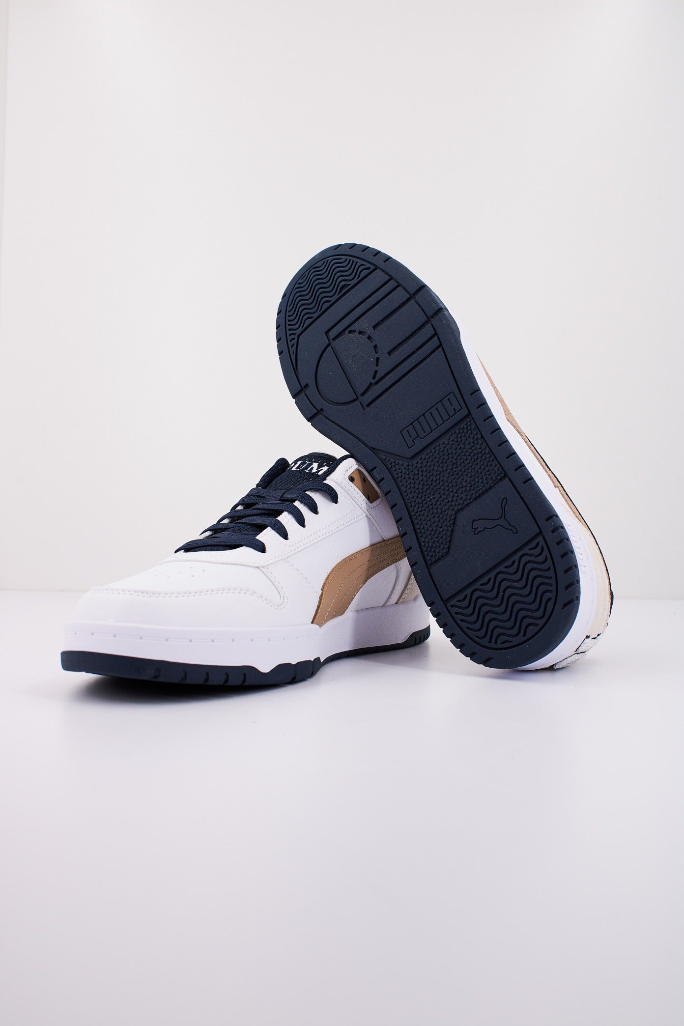PUMA CAVEN . LUX en color WHITE  (4)