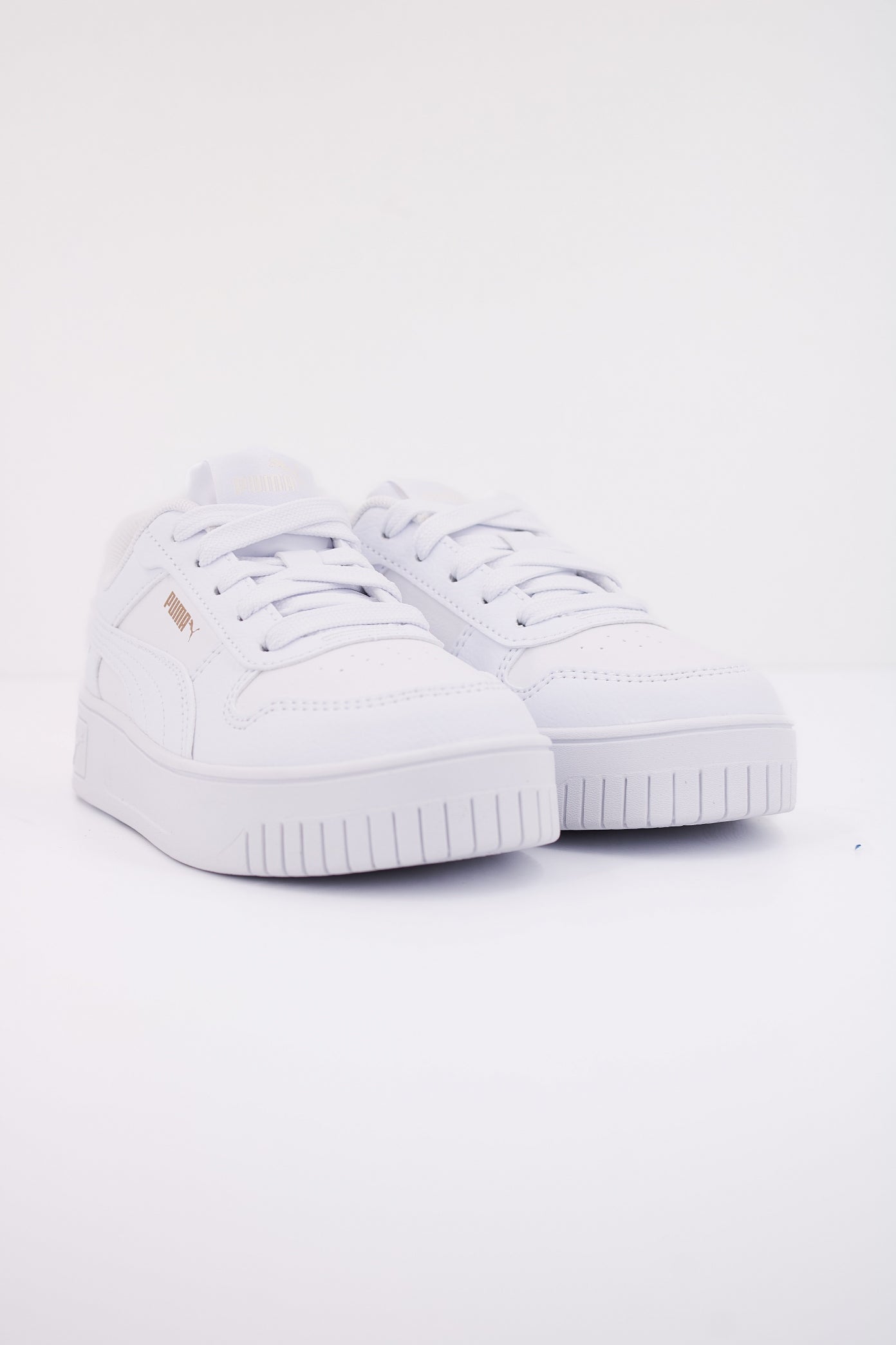 PUMA CARINA STREET PS en color WHITE  (2)