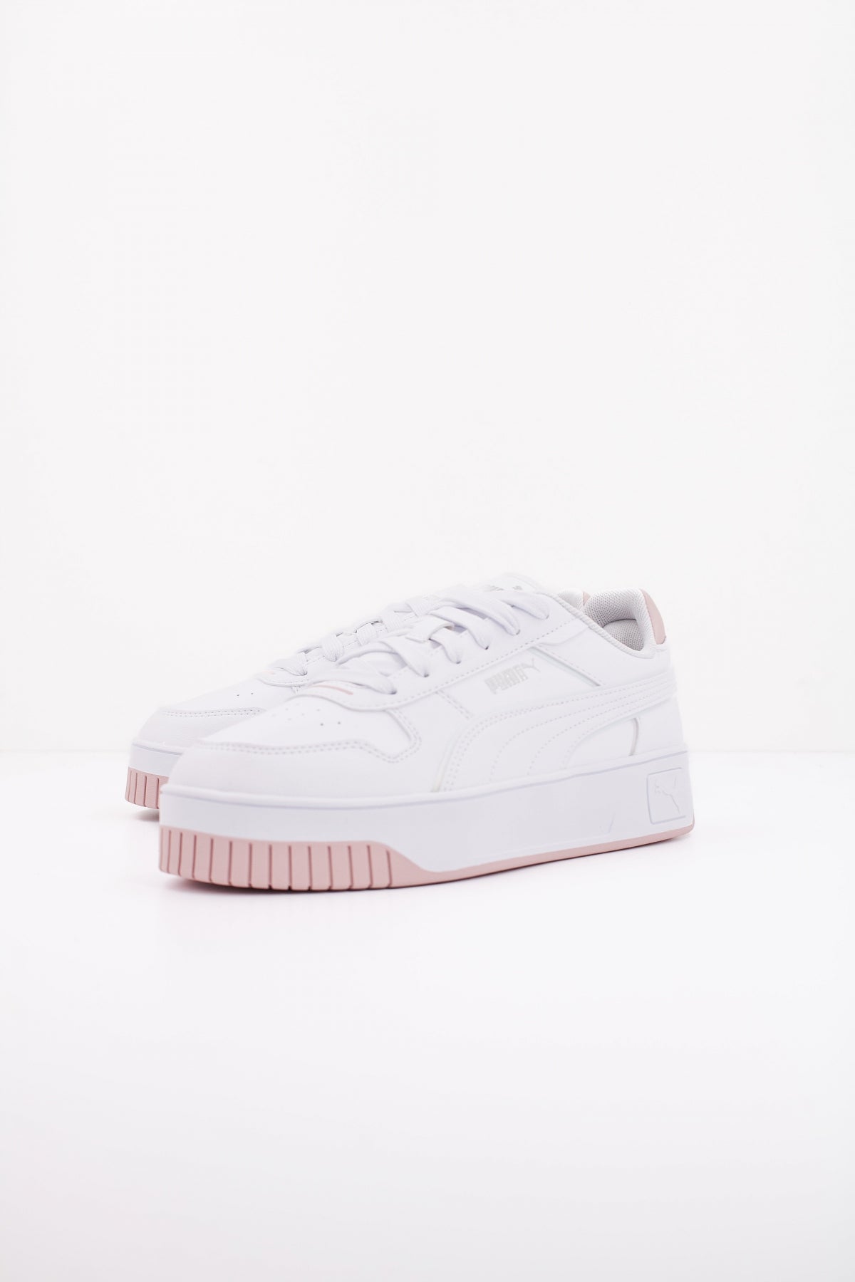 PUMA CARINA STREET HOLO  en color WHITE  (2)