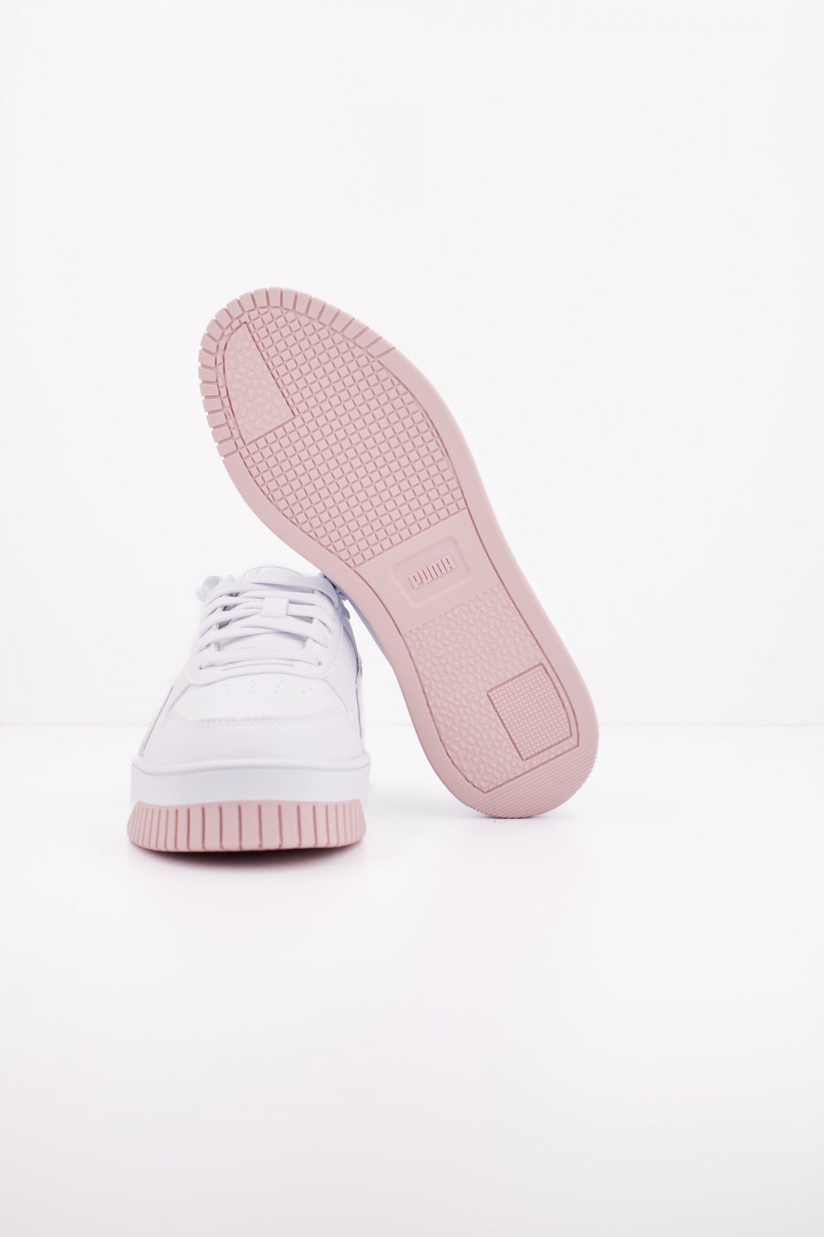 PUMA CARINA STREET HOLO  en color WHITE  (5)