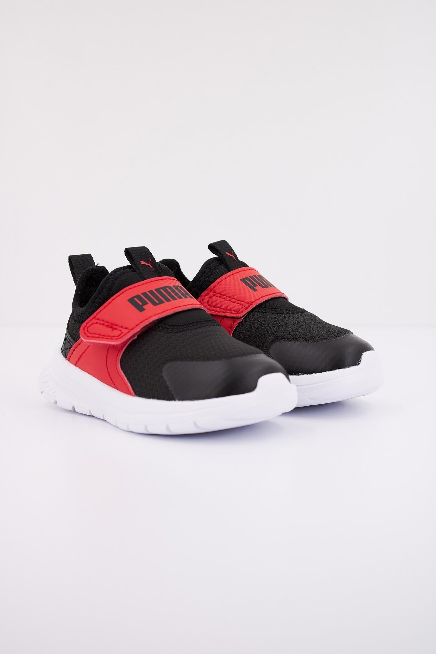 PUMA EVOLVE SLIP ON INF en color BLACK  (2)