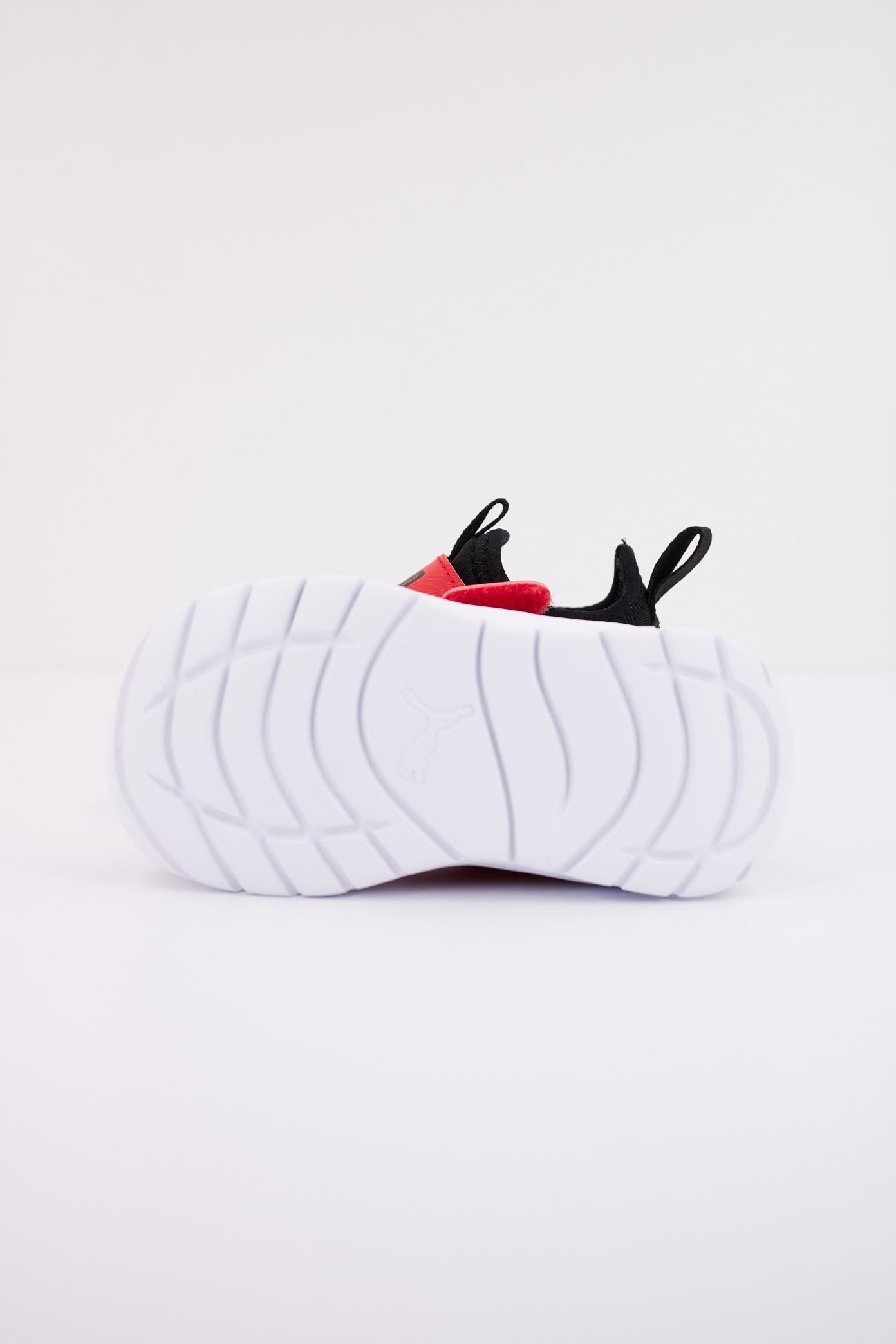 PUMA EVOLVE SLIP ON INF en color BLACK  (5)