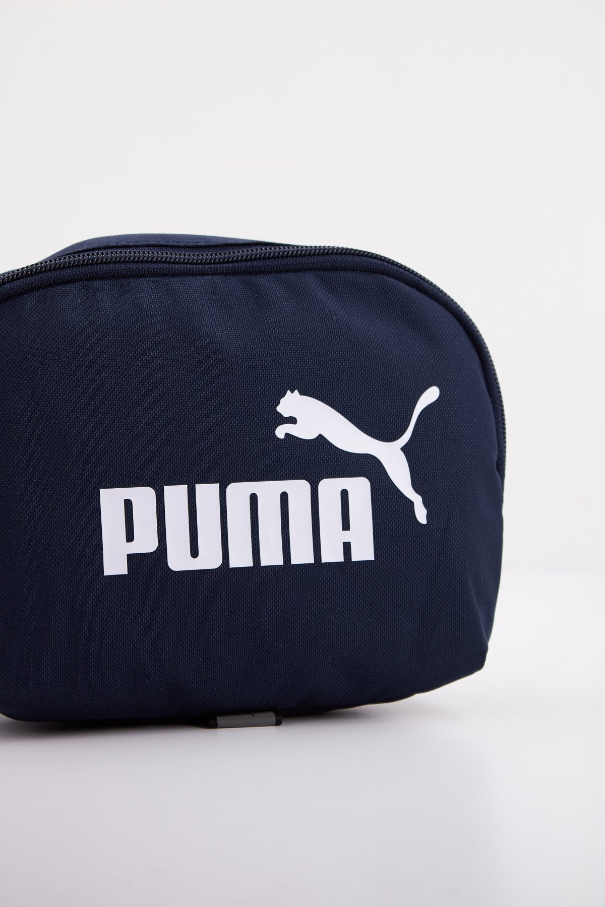 PUMA PHASE WAIST BAG en color BLUE  (4)