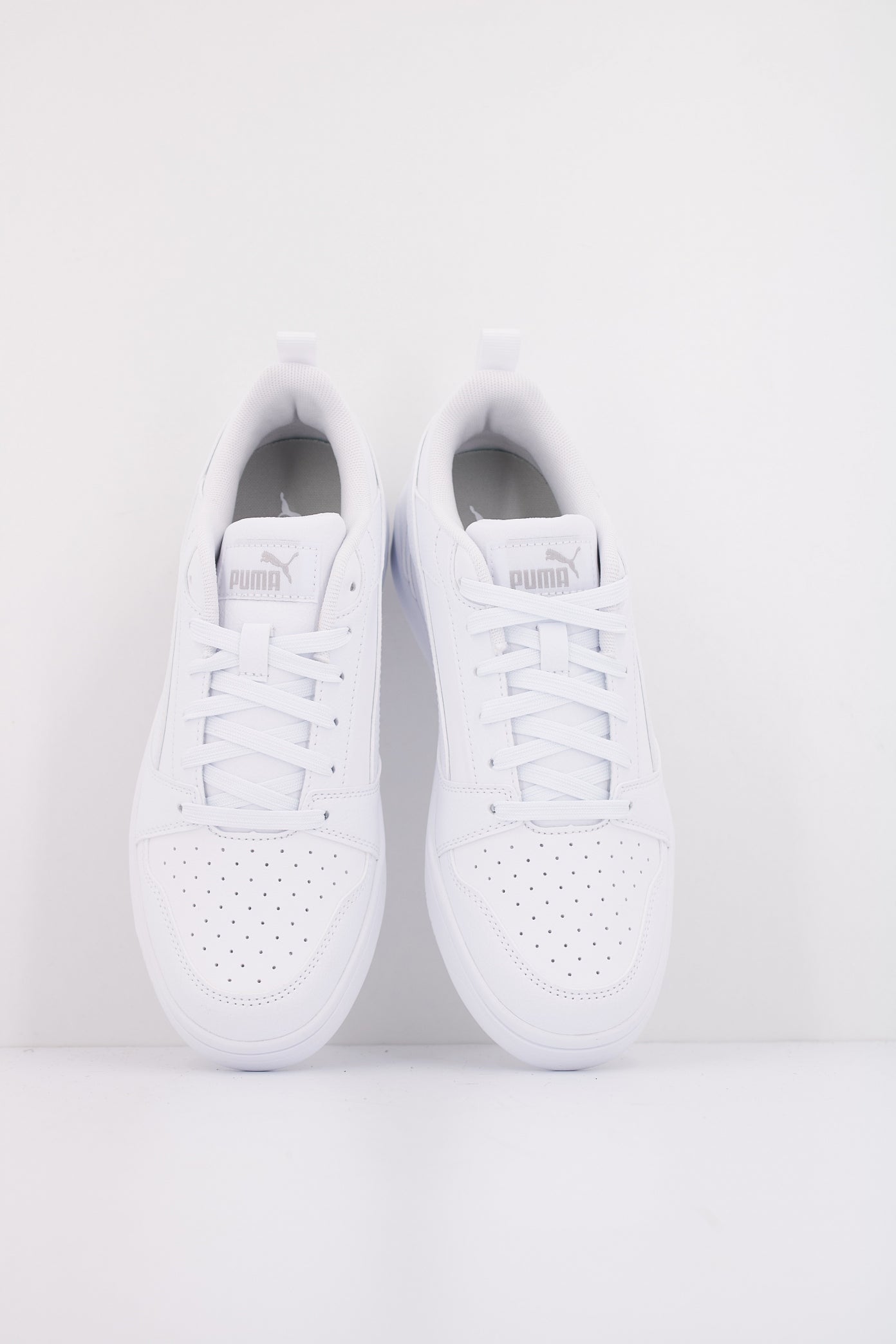 PUMA REBOUND V LO JR en color WHITE  (3)