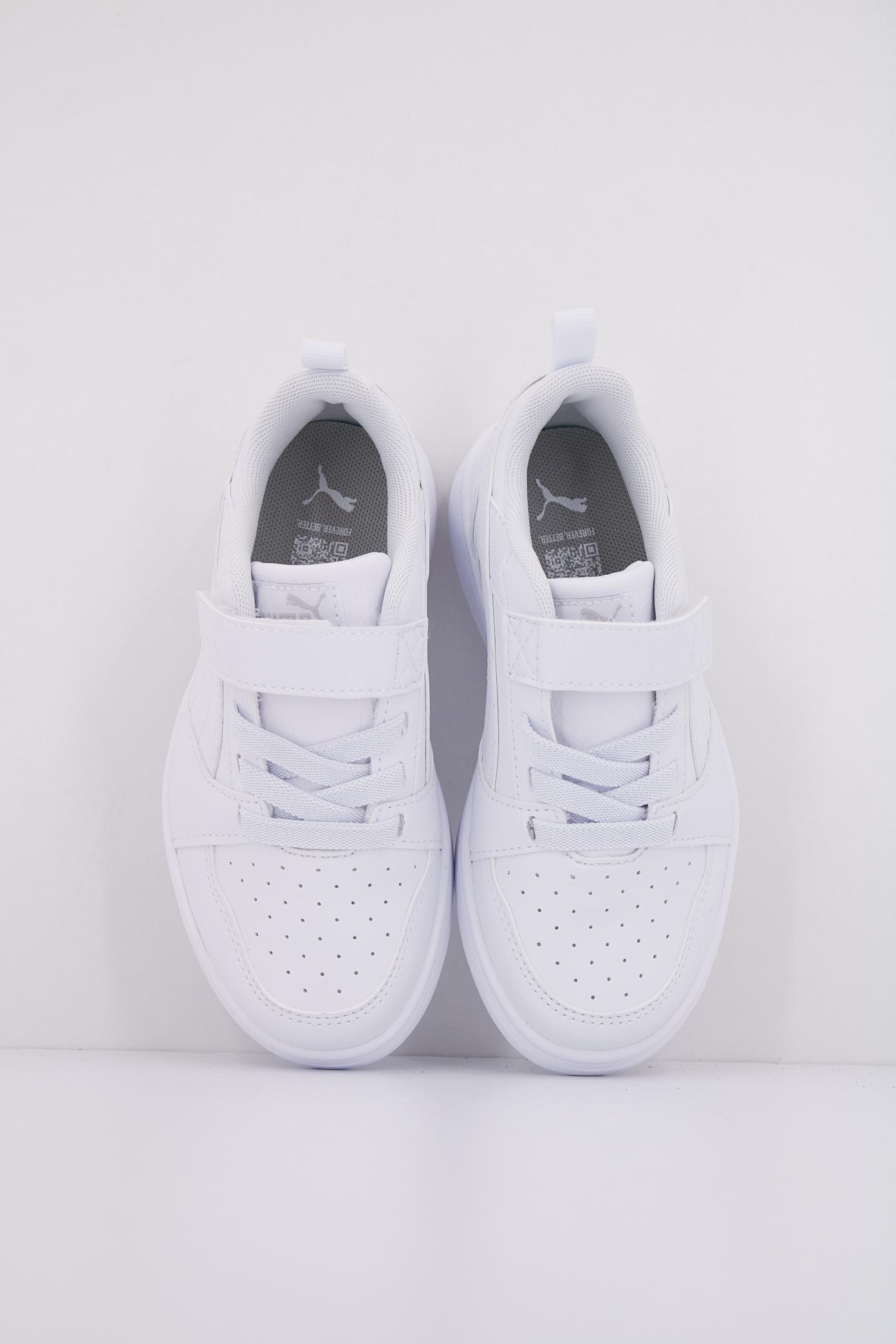 PUMA REBOUND V LO AC+ PS en color WHITE  (3)