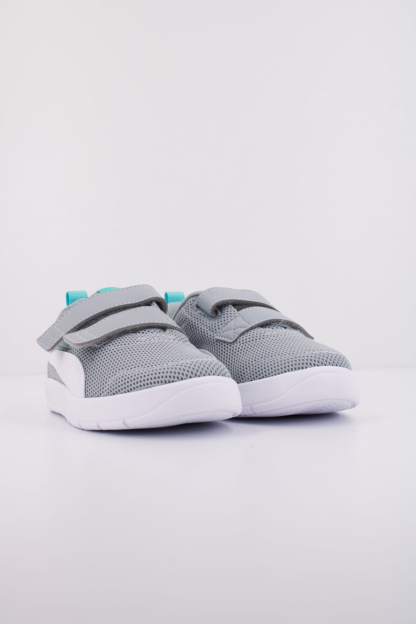 PUMA COURTFLEX V MESH PS en color GRAY  (2)