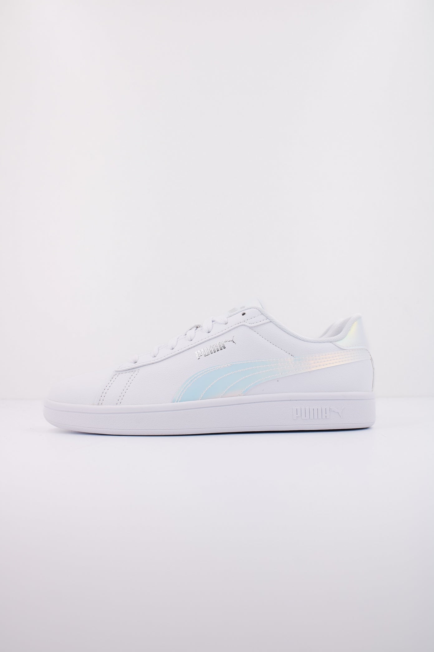 PUMA  SMASH . HOLO .  en color WHITE  (1)