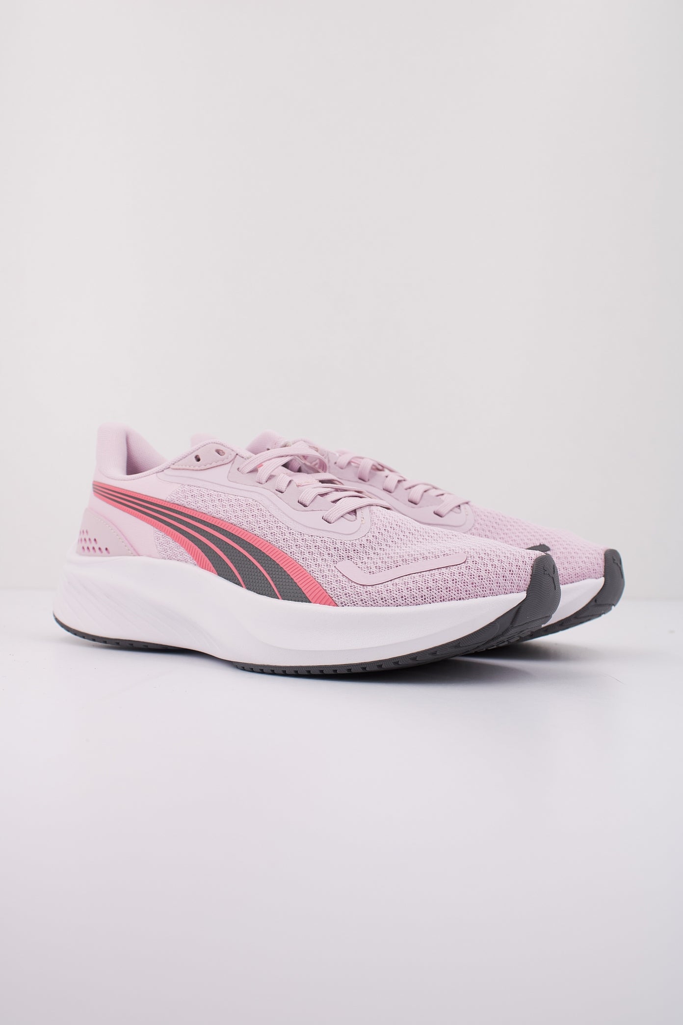 PUMA POUNCE LITE JR en color PINK  (2)