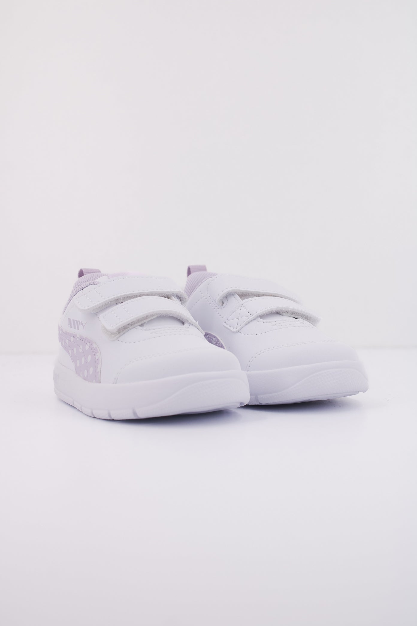 PUMA COURTFLEX V DOTTY V en color WHITE  (2)