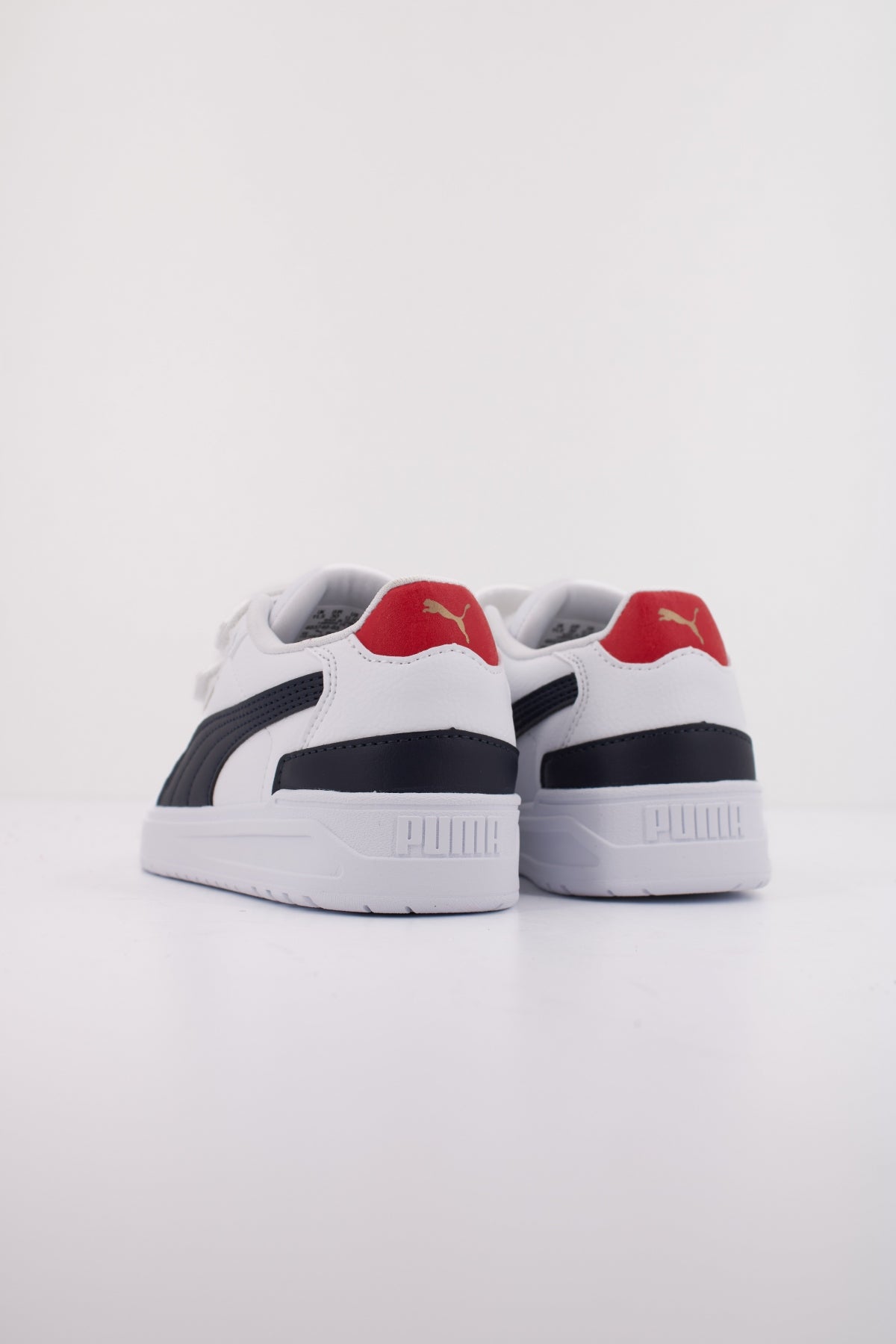 PUMA SHUFFLE DOWNTOWN LO  en color WHITE  (4)