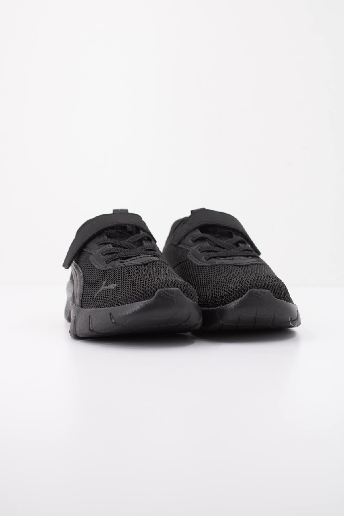 PUMA  en color BLACK  (2)