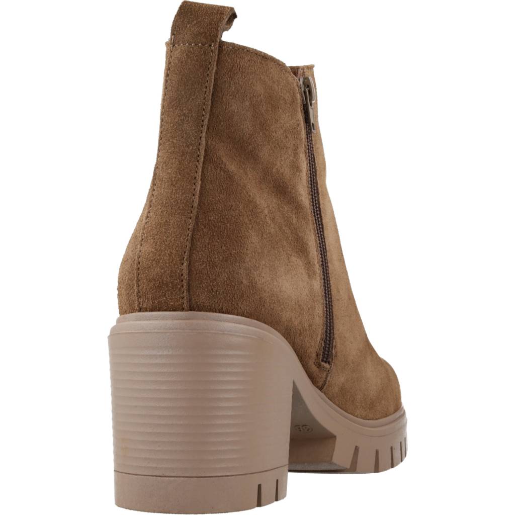 CHIKA CONDE   en color TAUPE  (3)