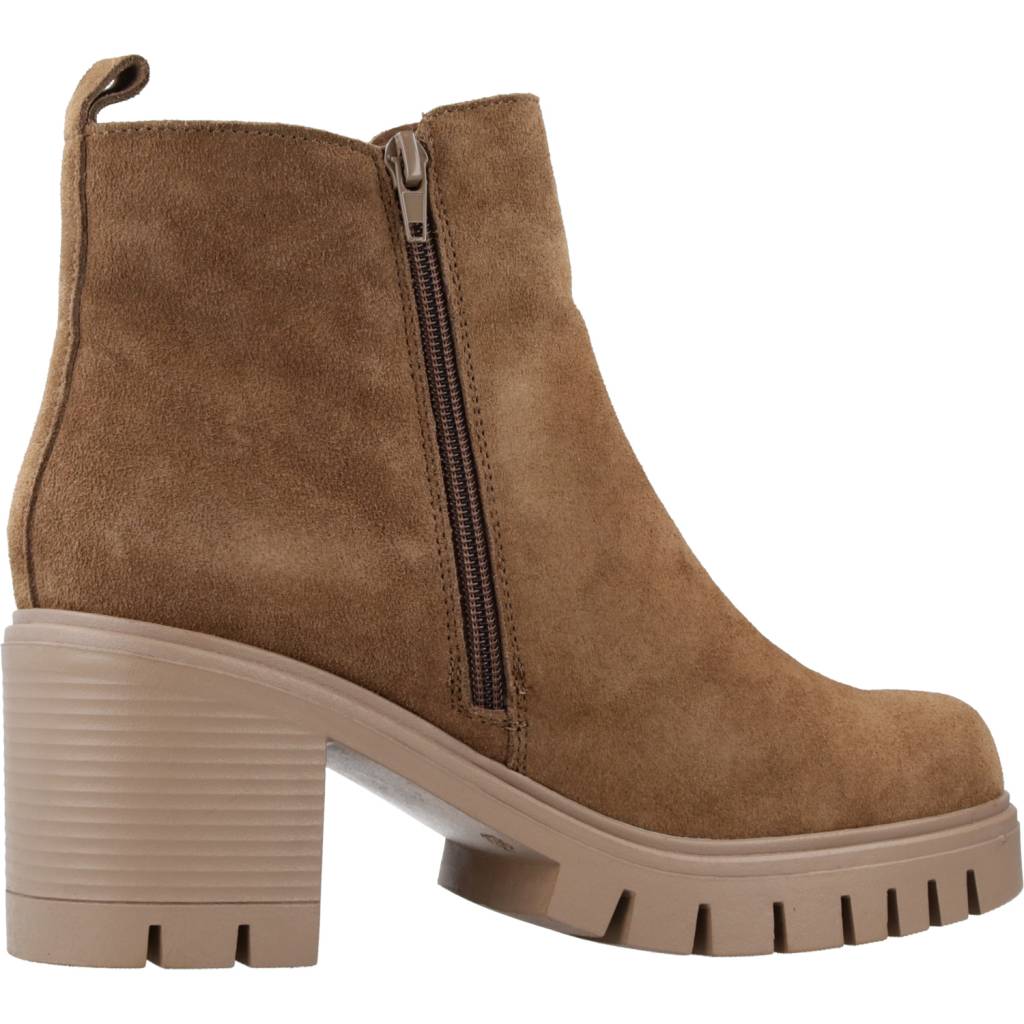 CHIKA CONDE   en color TAUPE  (4)