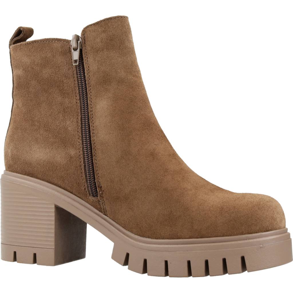 CHIKA CONDE   en color TAUPE  (5)