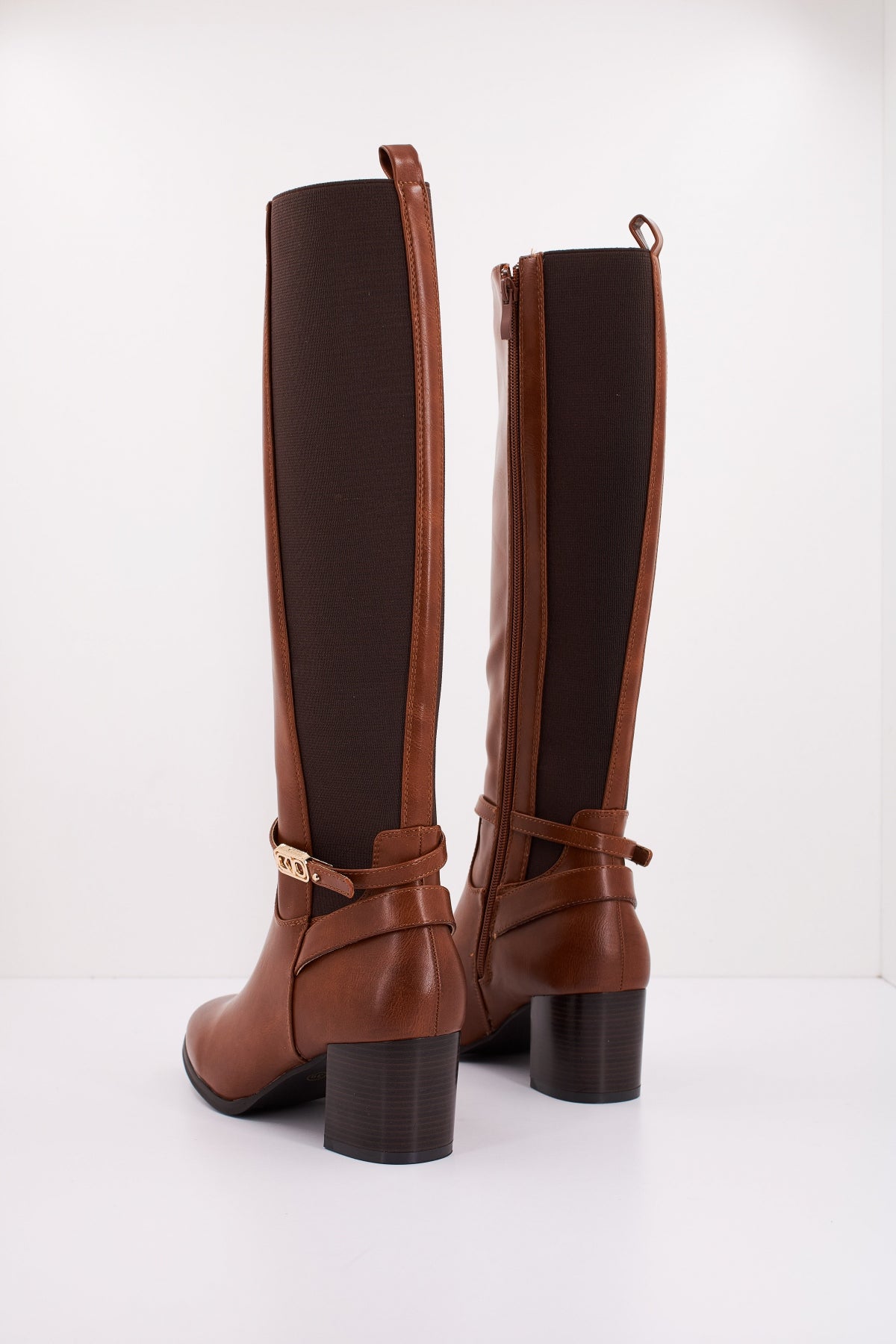 CHIKA CAYETANA  en color CUERO  (4)