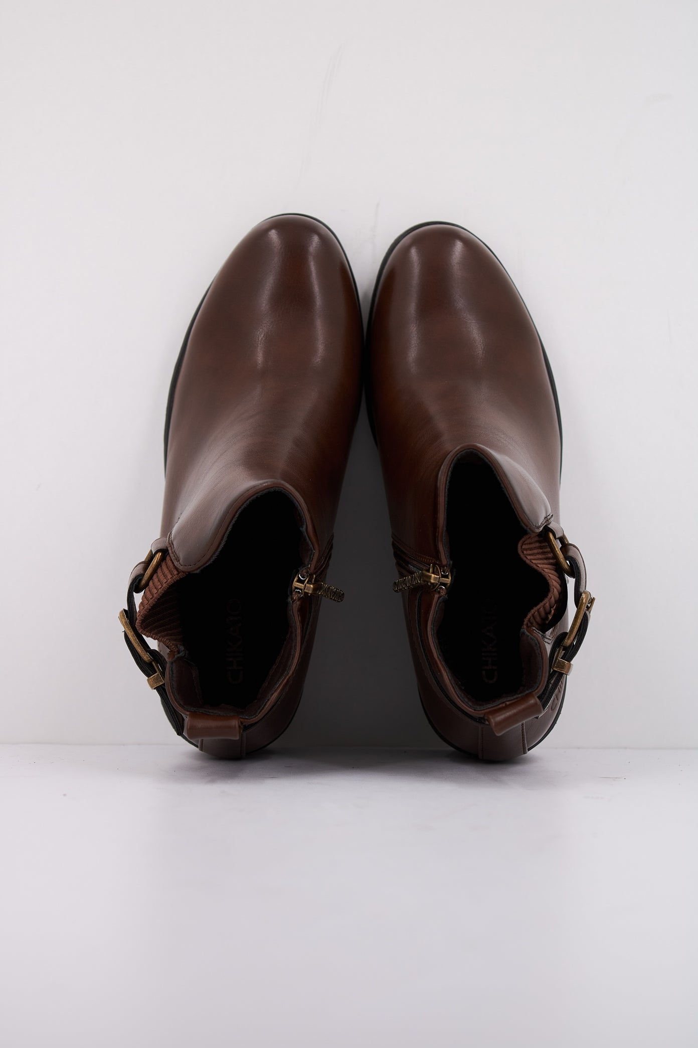 CHIKA  en color MARRON  (3)