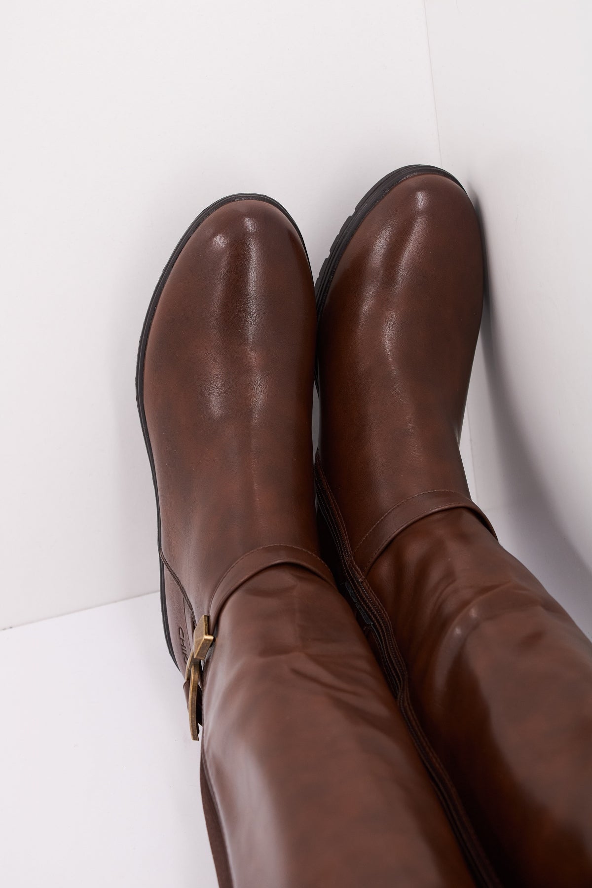 CHIKA CLAKISA   en color MARRON  (3)