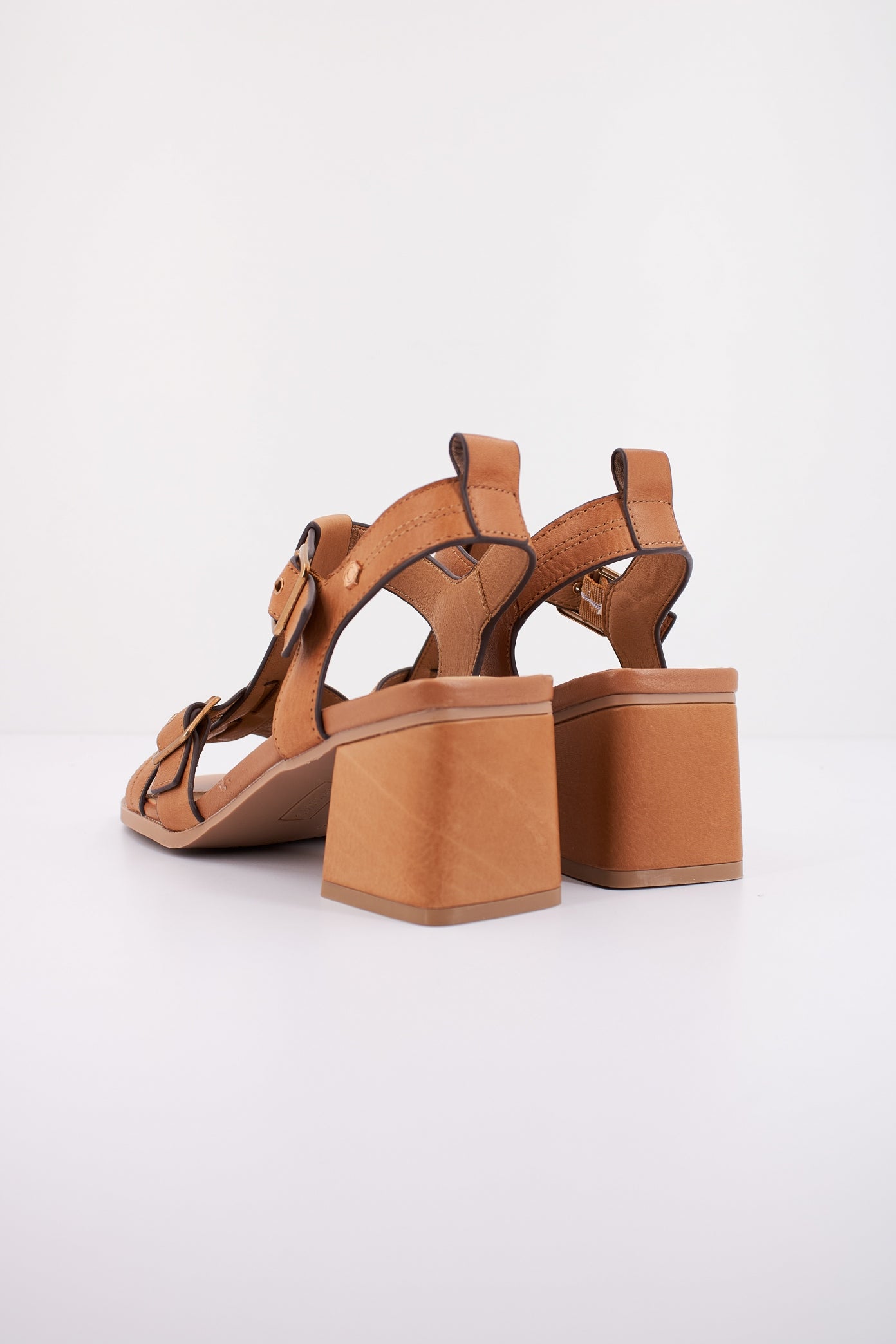 CARMELA c en color CAMEL  (4)