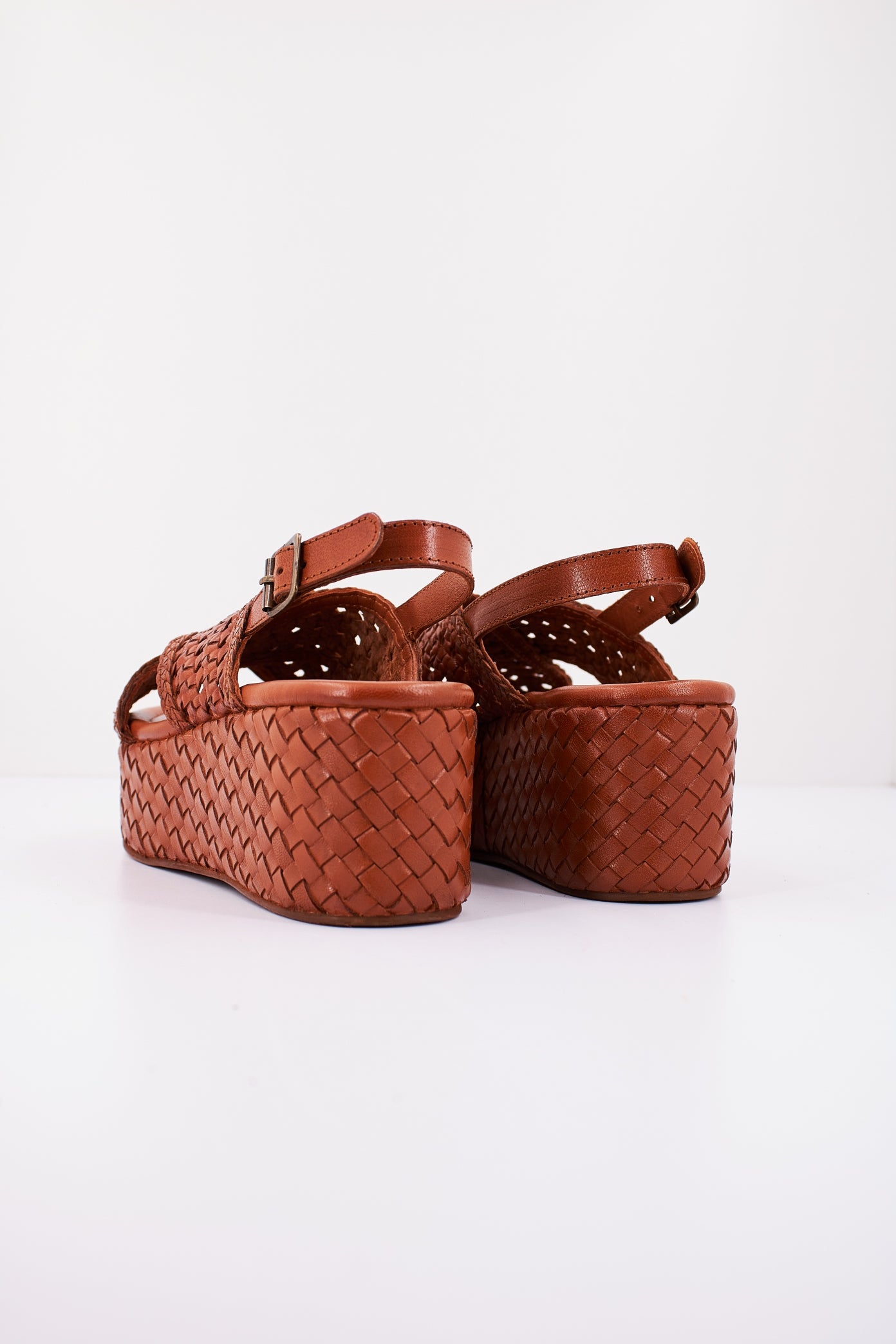 CARMELA c en color CAMEL  (3)