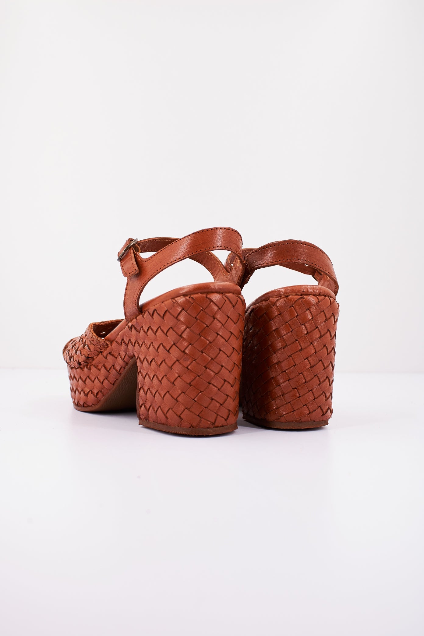 CARMELA c en color CAMEL  (3)