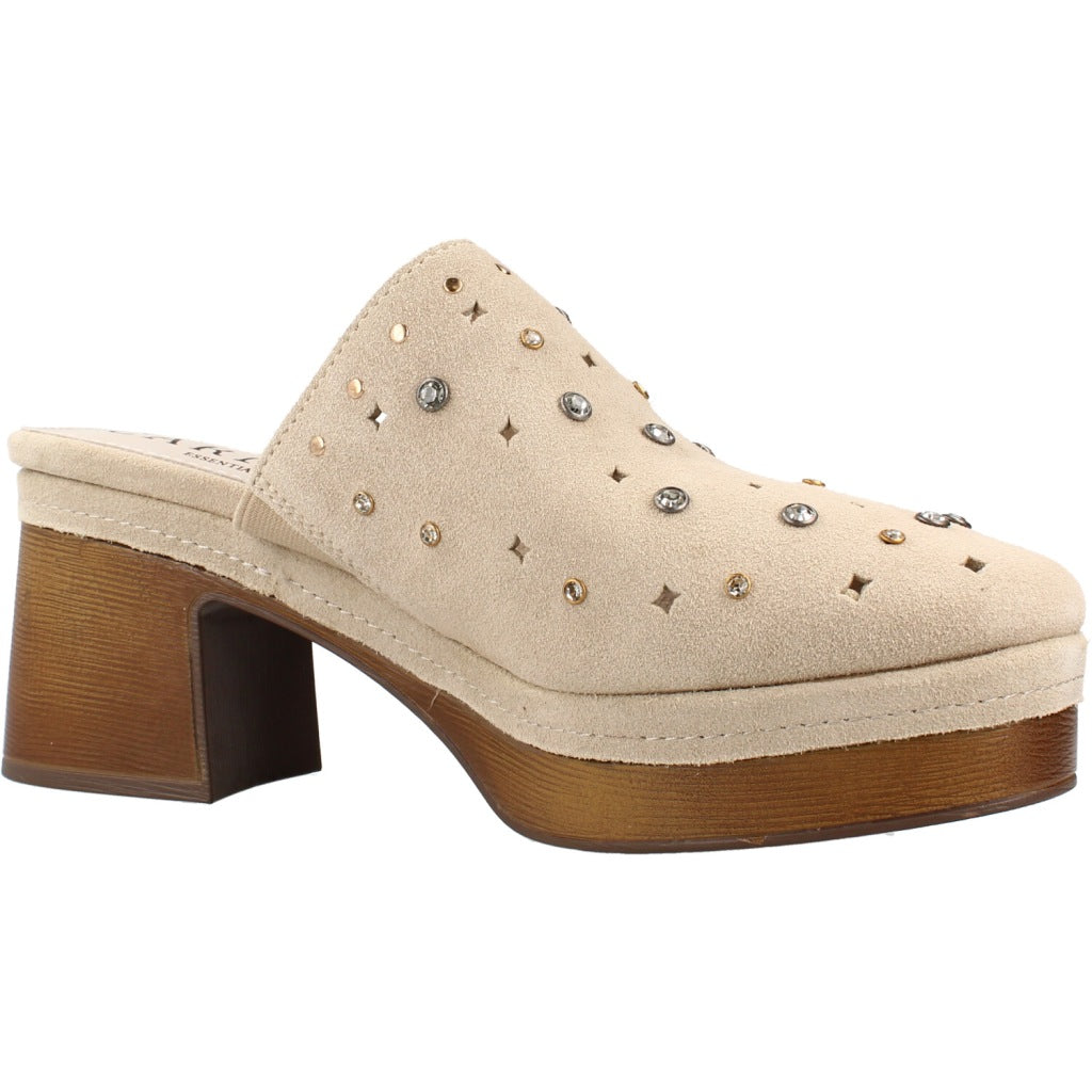 CARMELA ZUECOS en color BEIGE  (5)