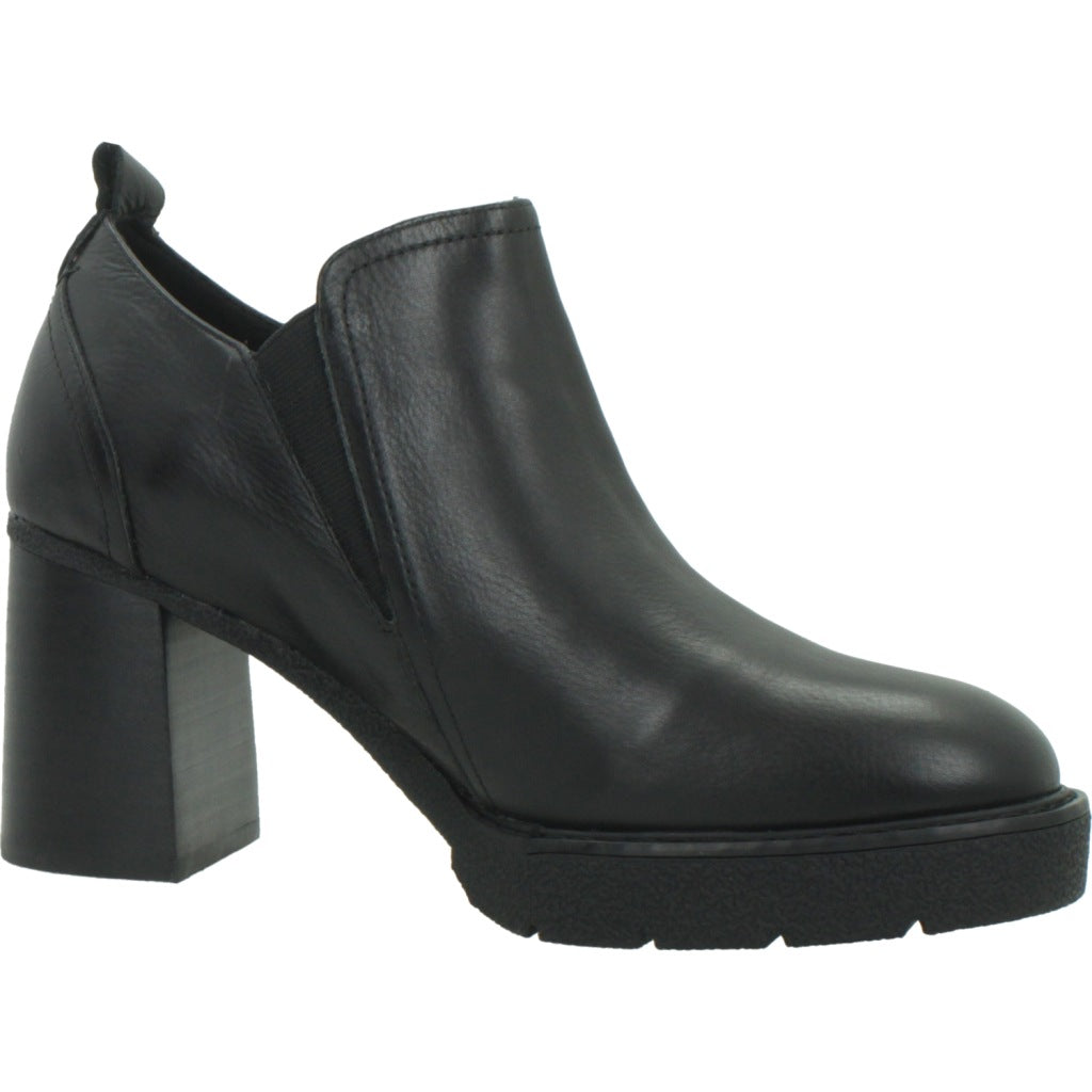 CARMELA C ZAPATO ABOTI en color NEGRO  (5)