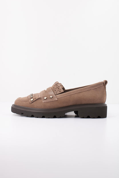 CARMELA C ZAPATO SRA en color TAUPE  (1)