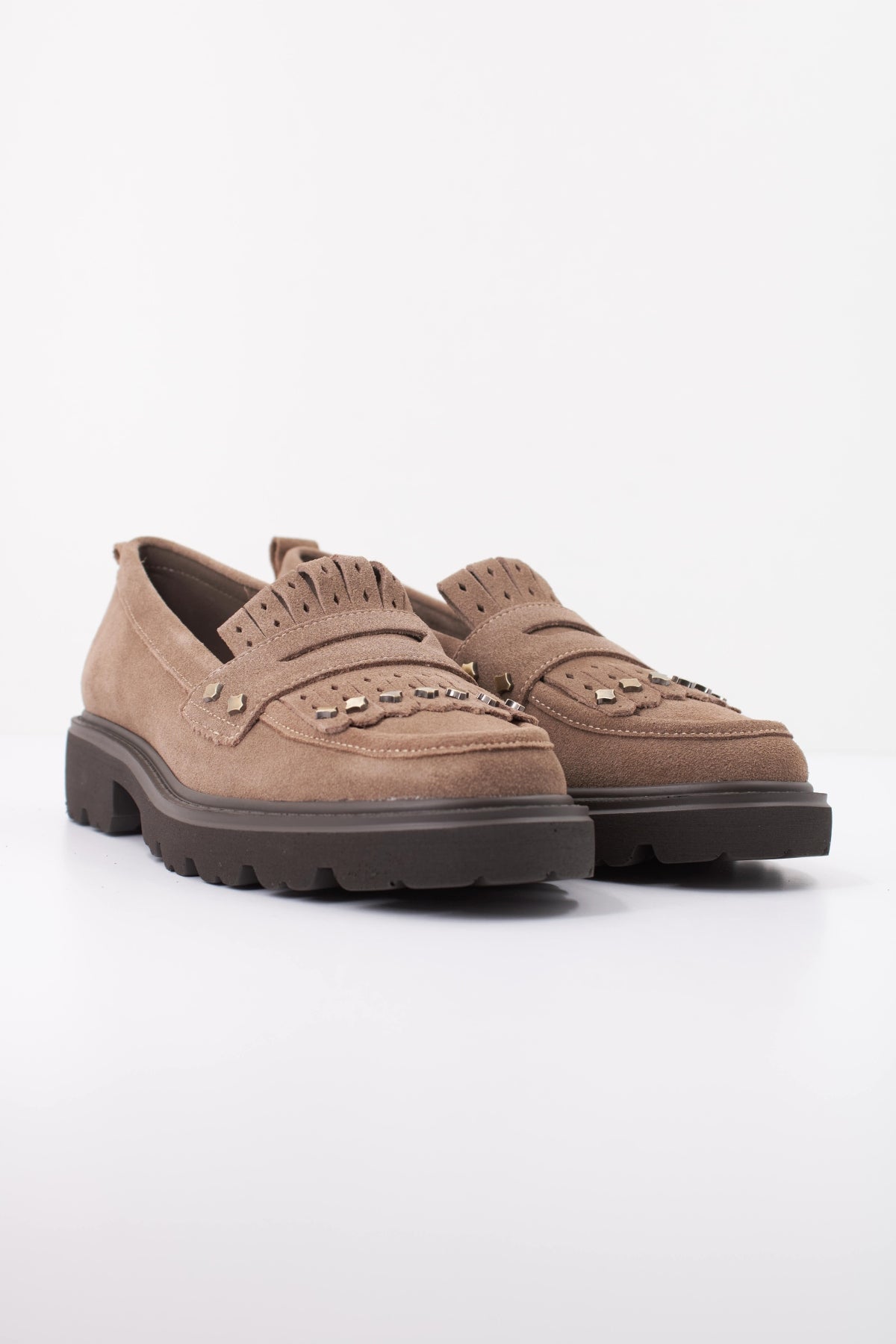 CARMELA C ZAPATO SRA en color TAUPE  (2)