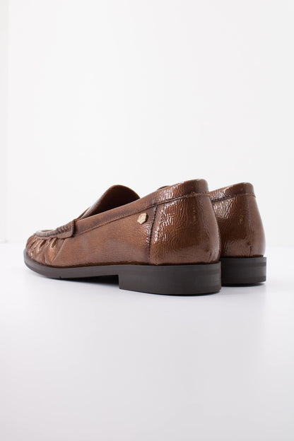 CARMELA C ZAPATO SRA en color TAUPE  (4)