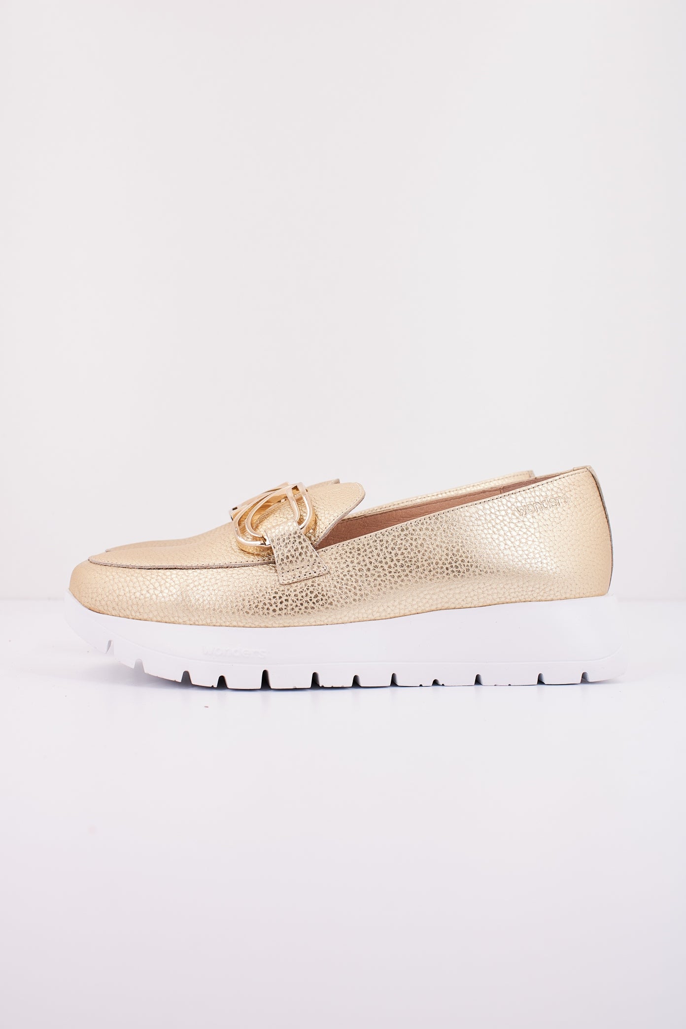 WONDERS A en color PLATINO  (1)