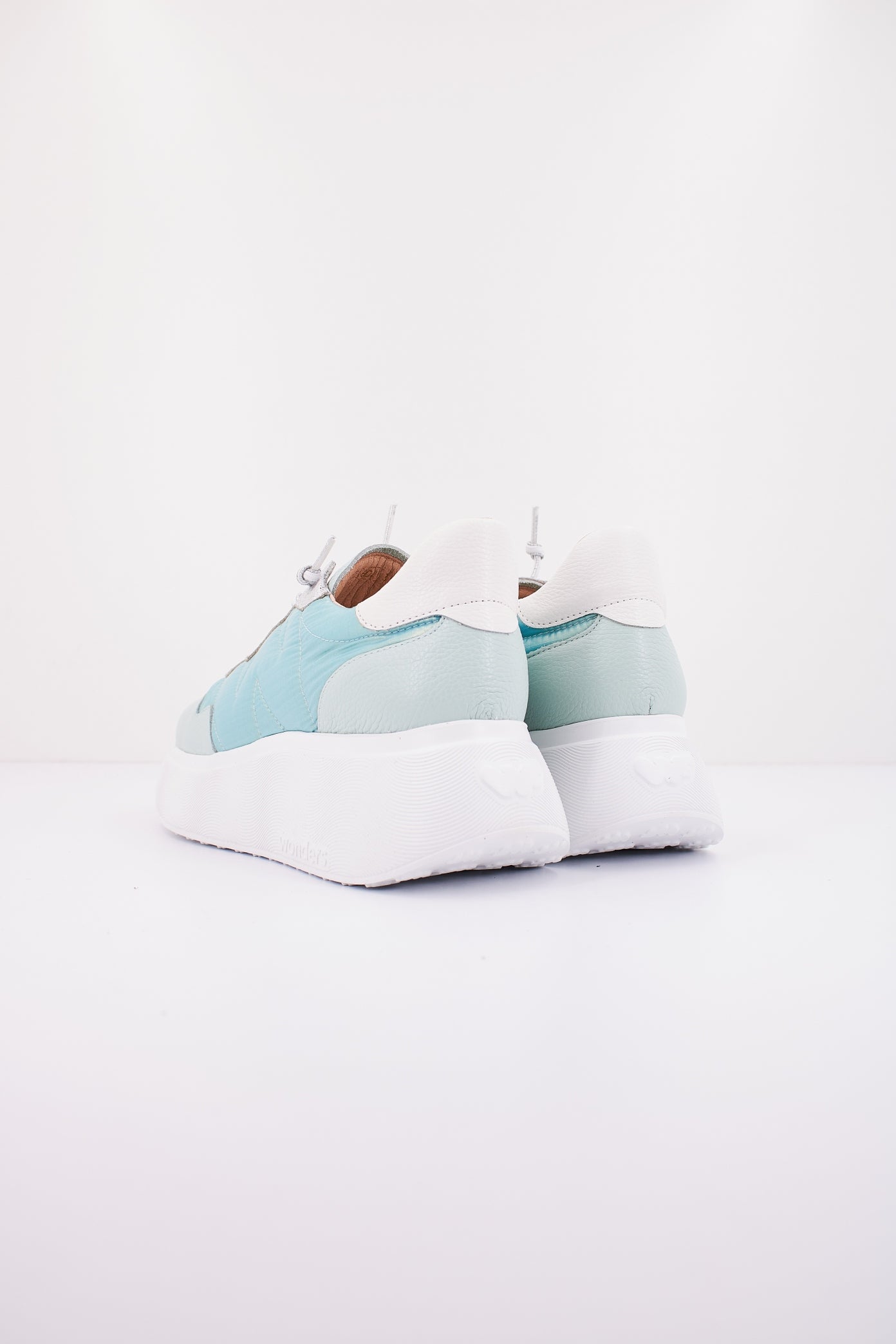 WONDERS A  en color QCLCD  (3)