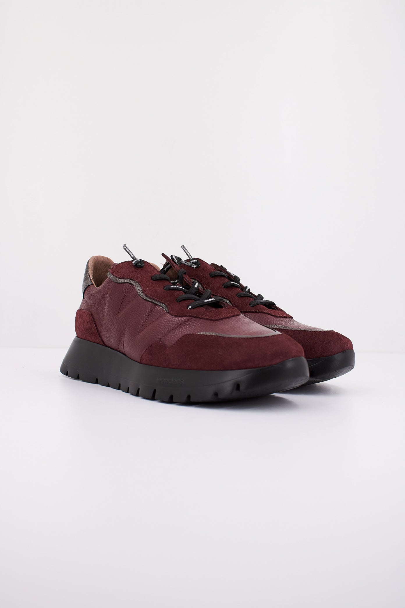 WONDERS A en color VNPLMO  (2)