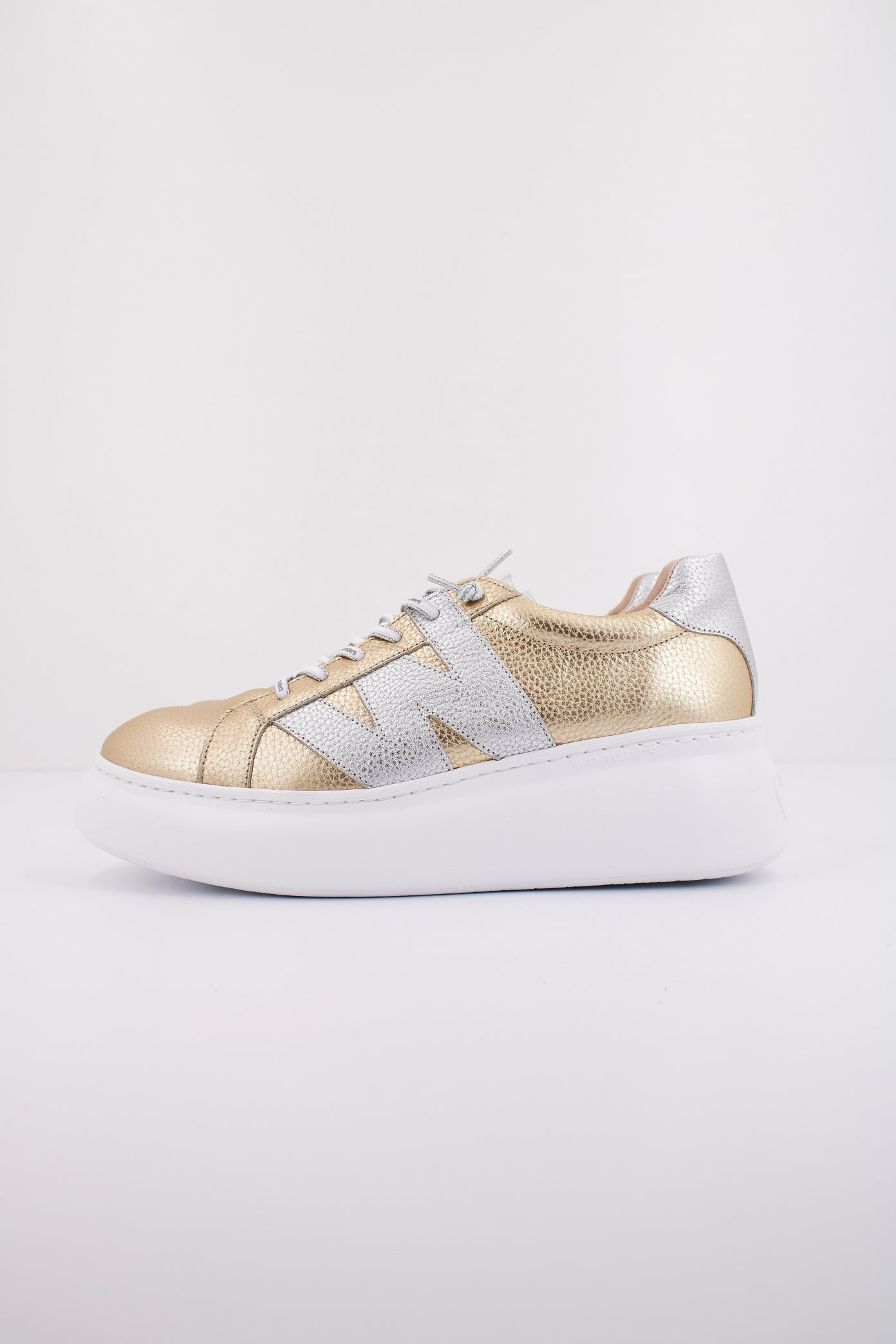 WONDERS MAX en color PLTNPLT  (1)