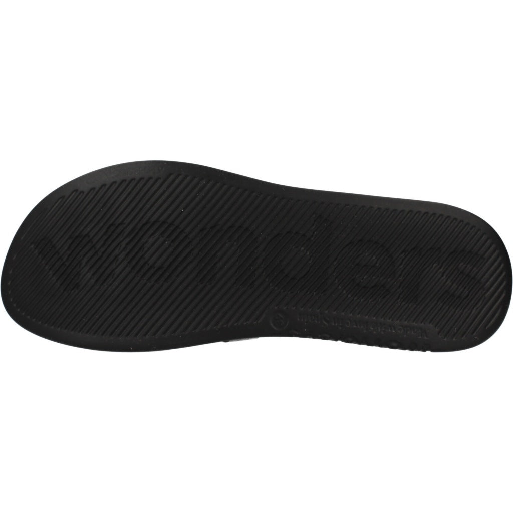 WONDERS C  en color NEGRO  (6)