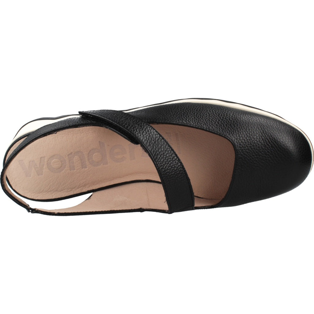 WONDERS SANDALIA CERRADA en color NEGRO  (6)