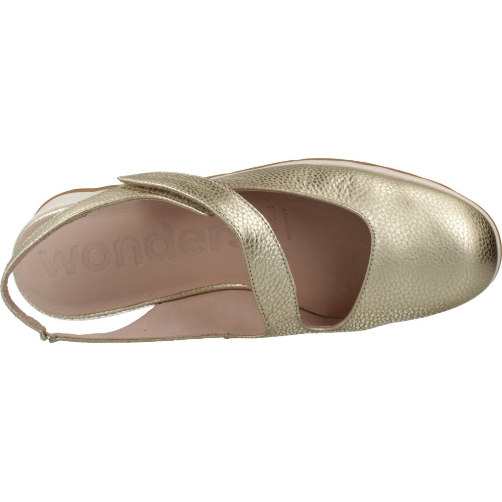 WONDERS SANDALIA CERRADA en color PLATINO  (6)