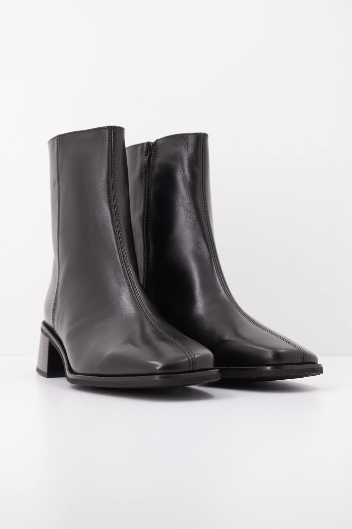 WONDERS D BOTA OREGONLUX en color NEGRO  (2)