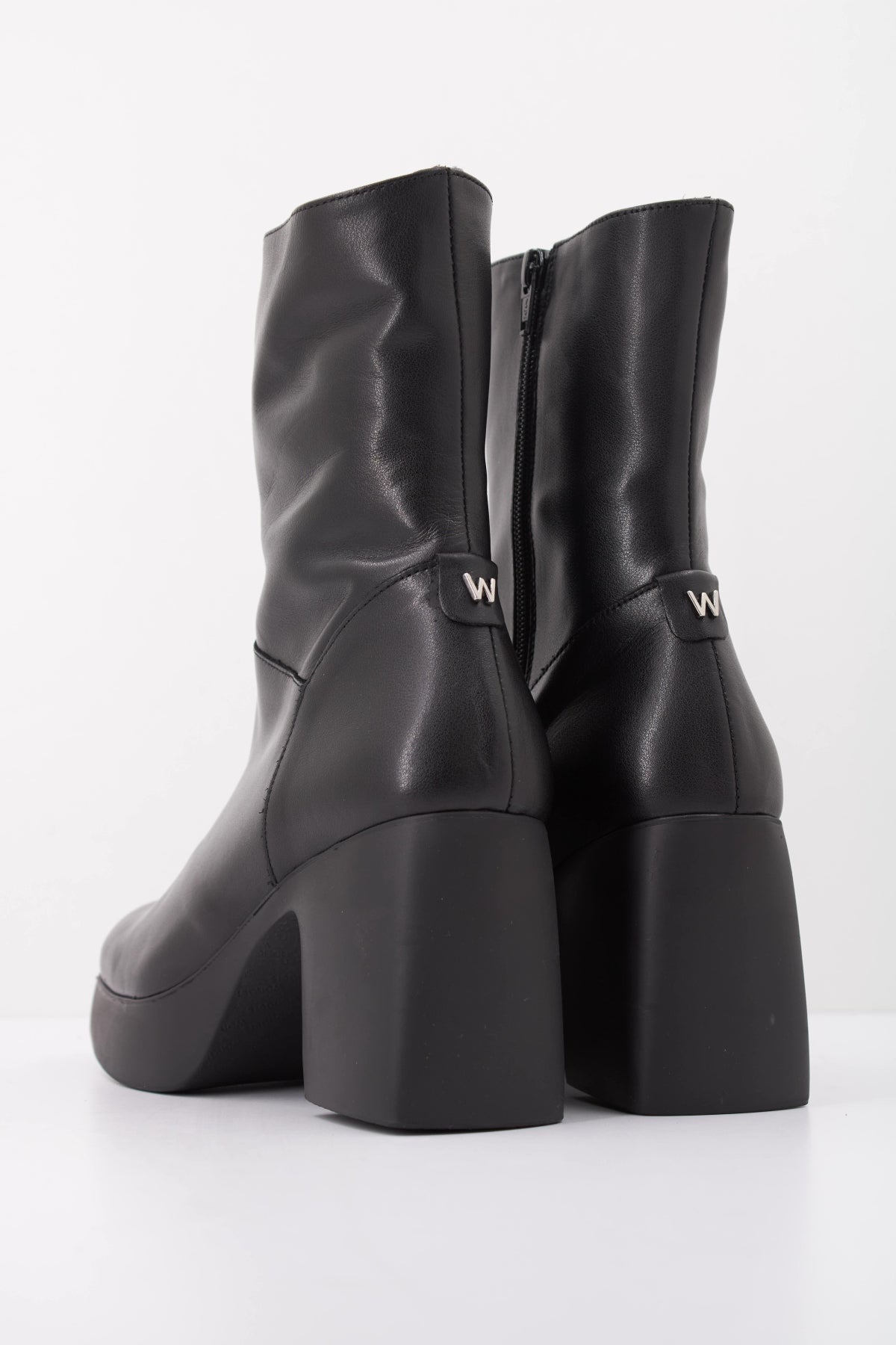 WONDERS H BOTA ISY en color NEGRO  (4)