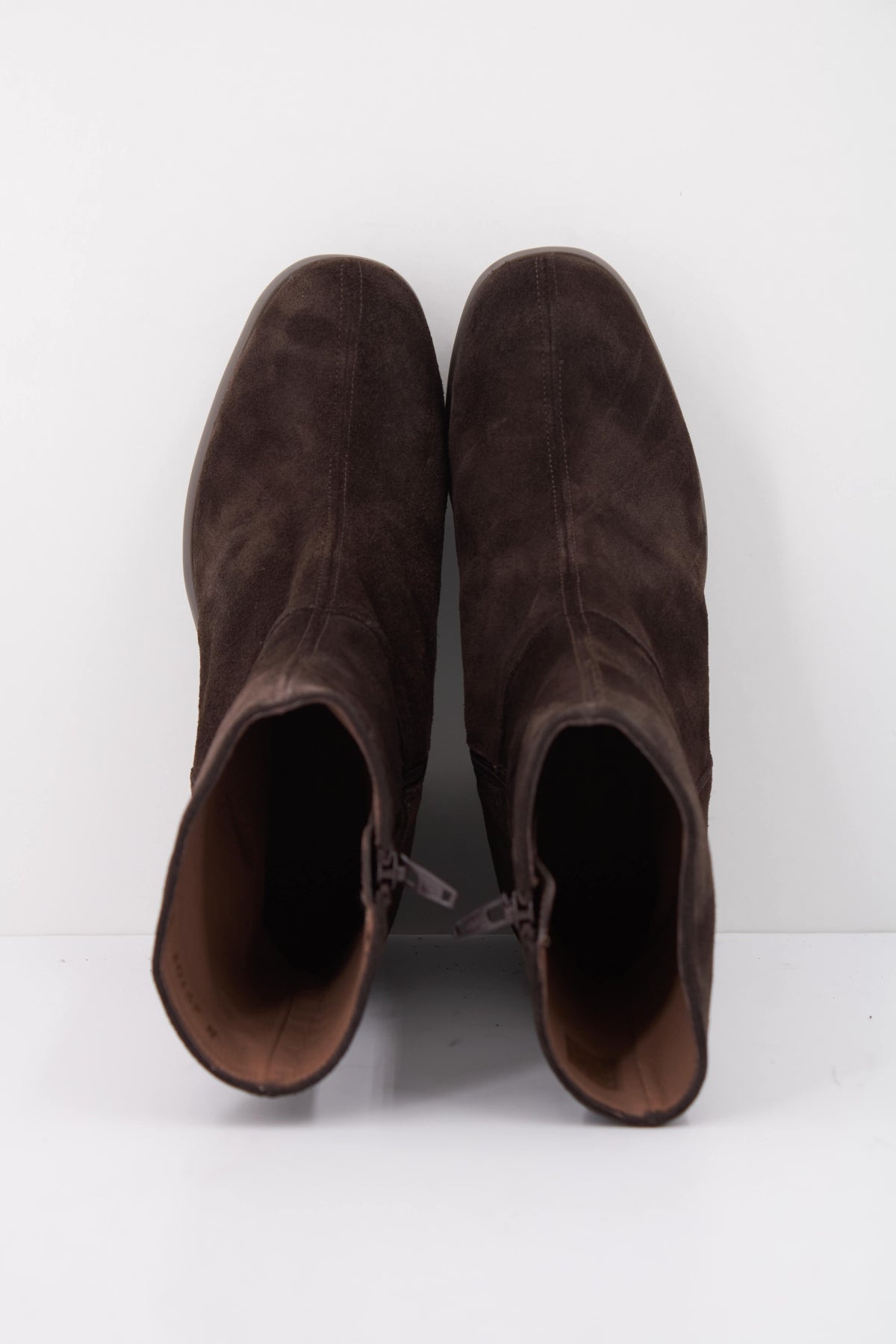 WONDERS H BOTA ISY en color TESTA  (3)