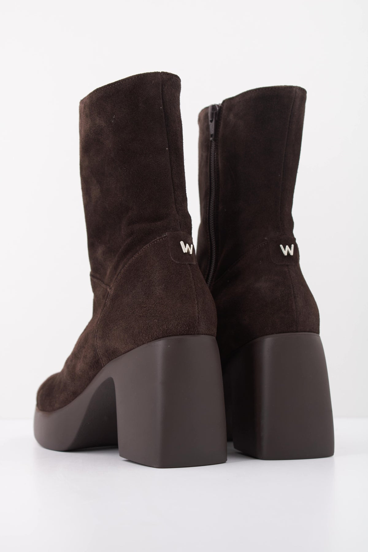 WONDERS H BOTA ISY en color TESTA  (4)
