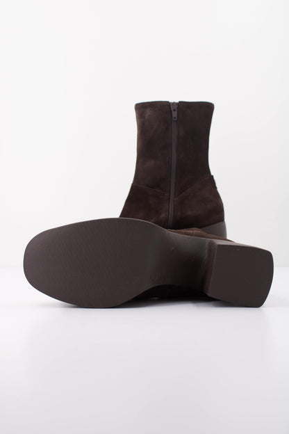 WONDERS H BOTA ISY en color TESTA  (5)